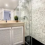 Ocean Breeze By Lovelystay 아파트