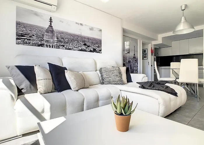 Ocean Breeze By Lovelystay *