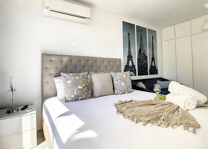 Ocean Breeze By Lovelystay דירה פונשל