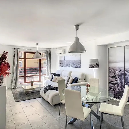 Ocean Breeze By Lovelystay *